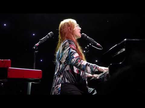 Tori Amos - Precious Things w/ orchestral backing track - live - Linz 2017