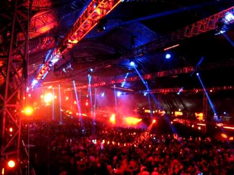 Morgan Page feat. Tegan & Sara - Bodywork @ Nocturnal Wonderland 2011