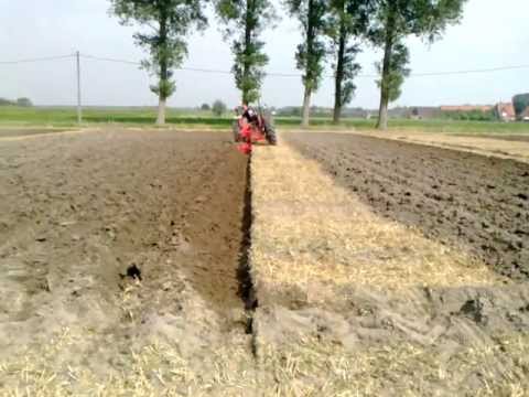 massey ferguson 35 ploegen met steeno