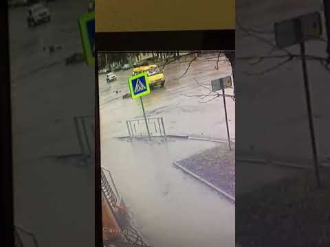 Маршрутка насмерть сбила пешехода в городе Шахты