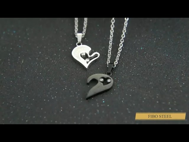 Vídeo relacionado con Collar con colgante de acero inoxidable para hombre, regalos para fanáticos de los héroes de la película