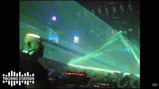 Carl Cox plays Steve Mulder's Remix of kube72 - Flight Path @ Space Ibiza