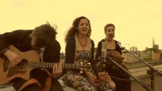 Band of Skulls - I know what I am (Hands Rooftop Sessions)