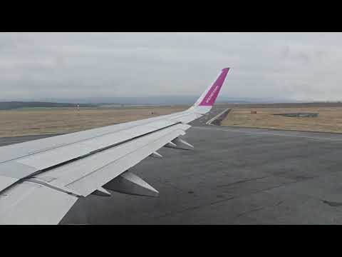 Wizz Air Airbus A321neo (G-WUKX) Full Taxi and Takeoff from Poprad-Tatry