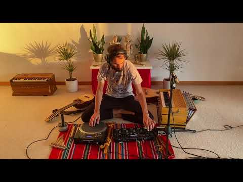 Namirí - 'AURA' (Live Looping Set) [Folktronica | Organic Downtempo]