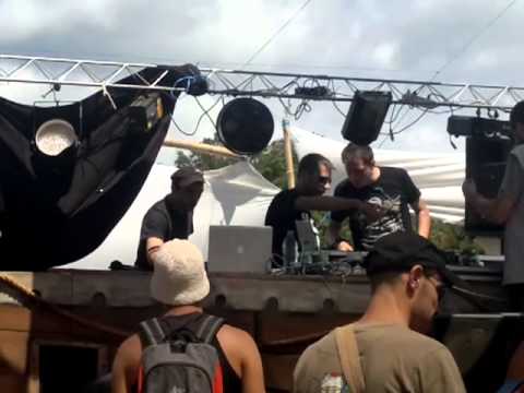 alex dirty bloody bastard@world pirate2