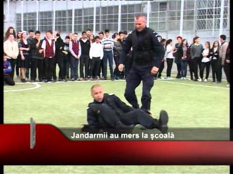Jandarmii au mers la școală
