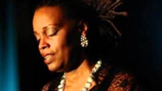 Dianne Reeves sings &quot;I remember Sarah&quot;.wmv