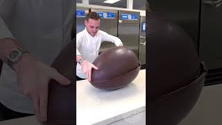 Динозавр из шоколада