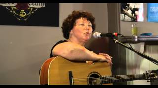 Titanic (Ruthie Foster) - Adrienne Lovelock