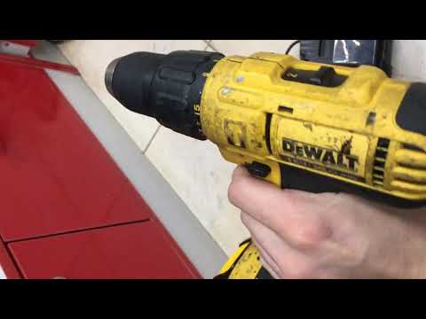 Дрель-шуруповёрт аккумуляторная бесщёточная ударная DeWALT DCD776C2 (DCD776C2) Дрель-шуруповёрт аккумуляторная бесщёточная ударная DeWALT DCD776C2 (DCD776C2)