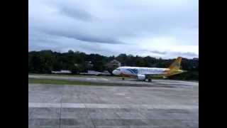 preview picture of video 'Cebu Pacific Air - Take off at Tagbilaran City Airport'