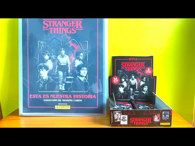 Vídeo relacionado con Panini Stranger Things Trading Cards, Megapack de Lanzamiento con Archivador, Caja 24 Sobres y Deckbox de Regalo para repetidas, Temporada 5