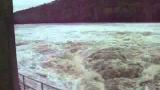 preview picture of video 'Power site Dam and  Bull Shoals lake'