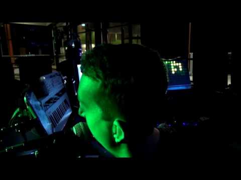 Leyes Teks & DJ Arthro