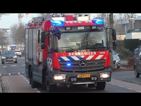 Osse Brandweer komt met spoed ter plaatse bij een gaslekkage bij Winkelcentrum de Ruwert in Oss