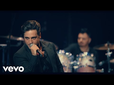 Bustamante - Cielo Rojo (En Directo En El Teatro De La Ciudad Esperanza Iris / 2016)