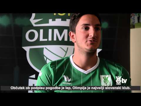 Marko Vukčević ob podpisu pogodbe