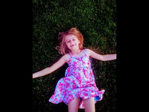 M.C. Wallace - Löwin