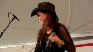 Stacie Collins at Johnstown FolkFest 08-08 #2