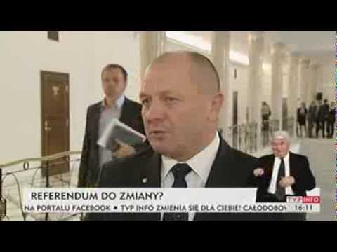 PiS chce zmiany konstytucji; obowiązkowe referendum przy milionie podpisów? (TVP Info, 23.10.2013)