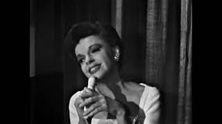 1964   Judy Garland canta The boy next door