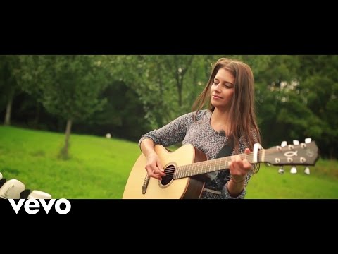 Sima Martausova - Lara