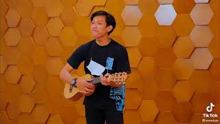 Download lagu Bernyanyi dengan dua persi yaitu persi sumbing dan persi normal mp3 Download lagu Bernyanyi dengan dua persi yaitu persi sumbing dan persi normal mp3