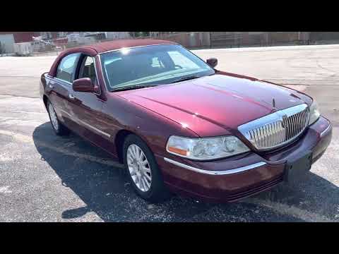 2004 Lincoln Town Car (CC-1621149) for sale in Saint Charles, Missouri