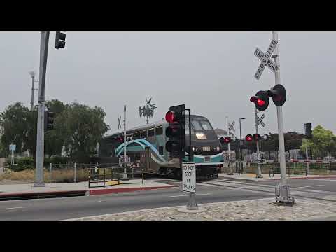 Metrolink 315 at Juniper Ave in Fontana, CA  04/24/2023