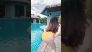 Cewek Cantik pakai Bikini # Shorts