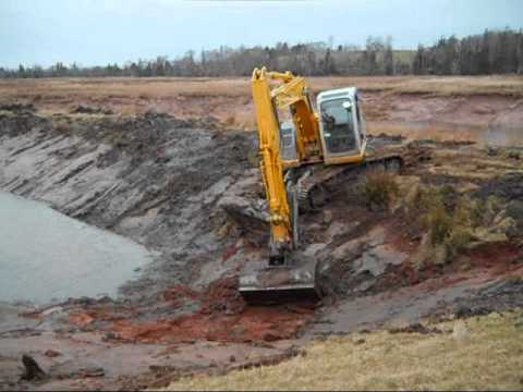 Ditch Doctor - Bladerunner Excavator and Dozer.wmv