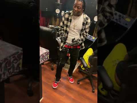 Silk Dollar No Luv (In studio performance)