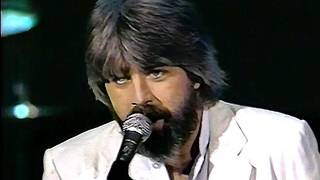 Michael McDonald - I Keep Forgettin' ("Live" on Solid Gold 1982) (HQ with New Dubbing)