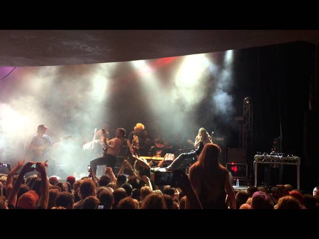 Stu Joins Mac for Enter Sandman