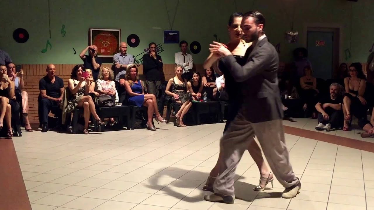 Video thumbnail for Maria Filali & Giampiero Galdi - Esibizione Fienile di Viareggio - Tango - Danza Maligna