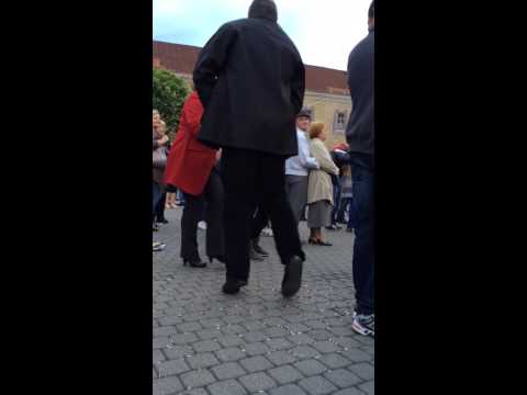 Asa se danseaza in Baia Mare ,cand vine Connect-r