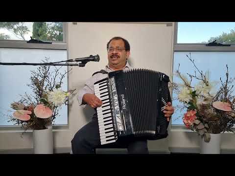 ترنيمة:قد فداني بالصليب قد هداني ذا الحبيب رافعا حملي الثقيل ذا حبيبي ياجموع.....المرنم دانيال يوسف