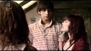 Extrait #1 - Effy surprend Katie et Freddie (VO)