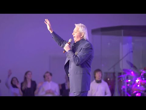 Benny Hinn "Atmosphere for Healing" (Worship Medley)