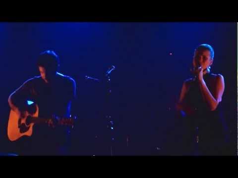 Jennifer Hall performs "Oh Anna" at Metro, Chicago