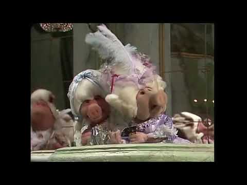 Muppet Songs: Miss Piggy - Stayin' Alive