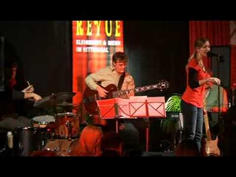 absolut genial - um elf beissen die aale