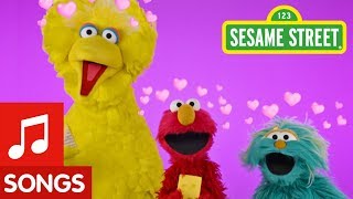 Sesame Street: Monster on the Street (Farmer in the Dell)