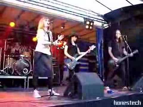 Ninja Dolls - Run And Hide Live at Seaside festival May 2007