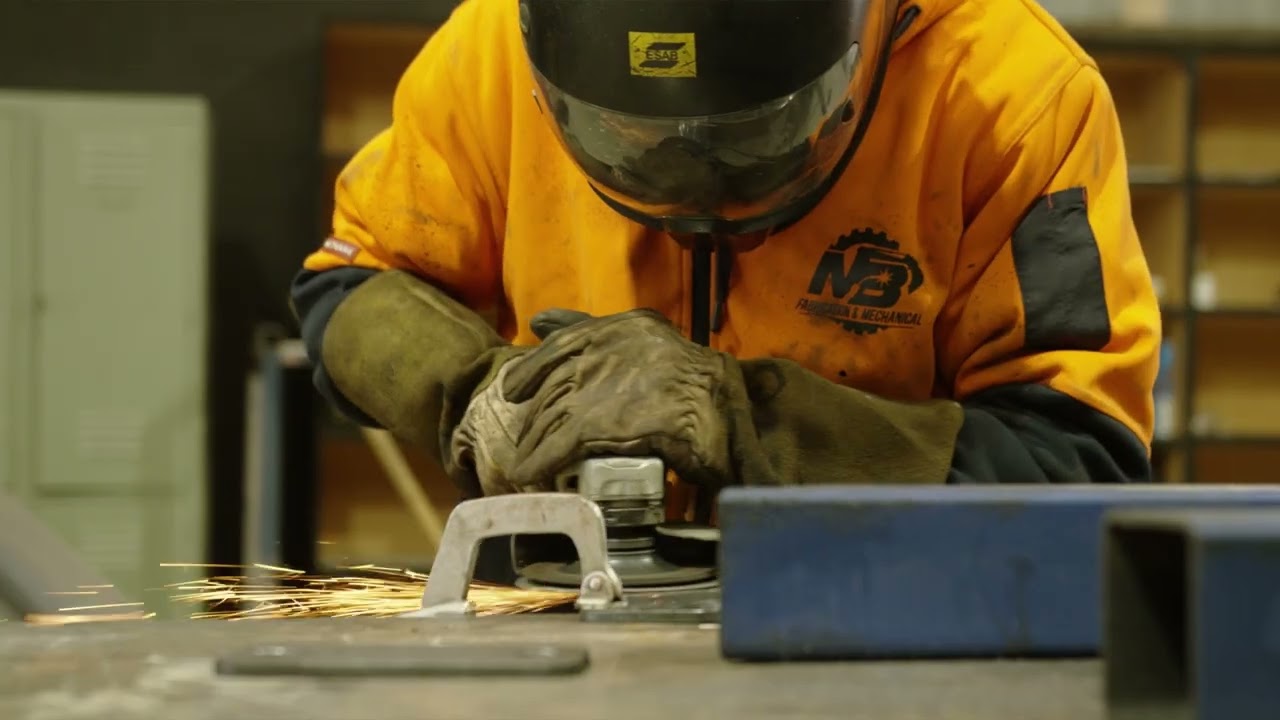 Australian School-based Apprenticeships and Traineeships 30 seconds