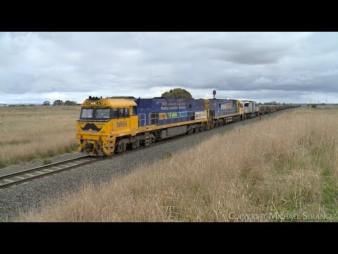 4PM4 Freight Train With Steel Wagons & Shipping Containers (8/5/2022) - PoathTV Australian Railway