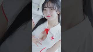 Gái xinh văn phòng mặc bikini 2 mảnh nhỏ xíu như không mặc vậy có đẹp không p225?