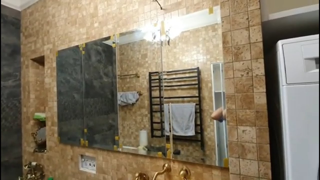 В ванной готовы зеркальные шкафы