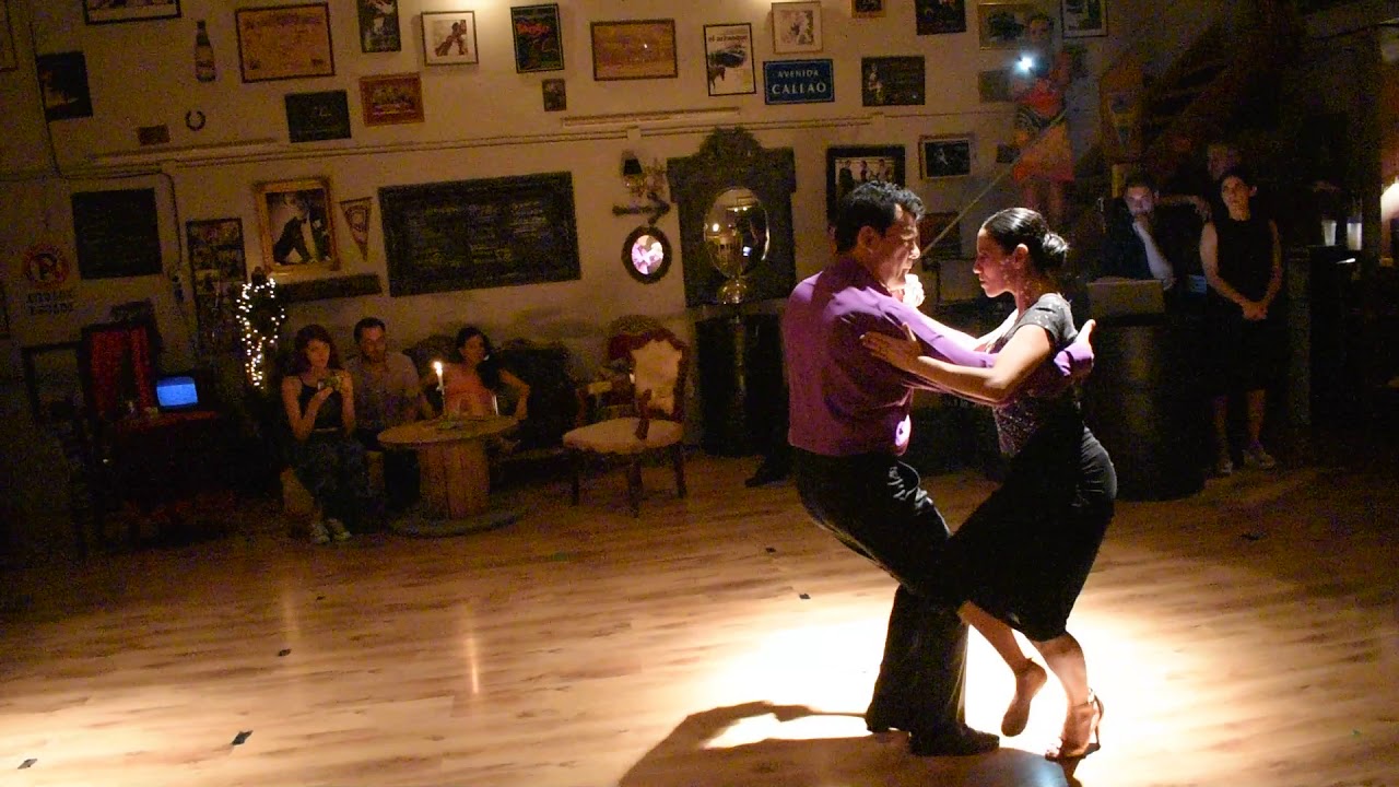 Chiqué - Natalia Hills - Alejandro Aquino Ladiosa Atenas 13.09.2017 1/3